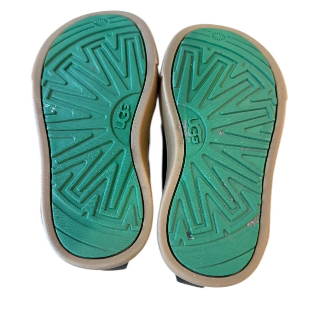 UGG Rennon 2 Trainer’s Children’s Size 7